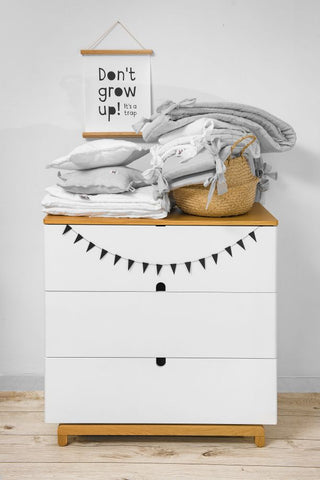 Changing table Spots with changing top and 3 drawers